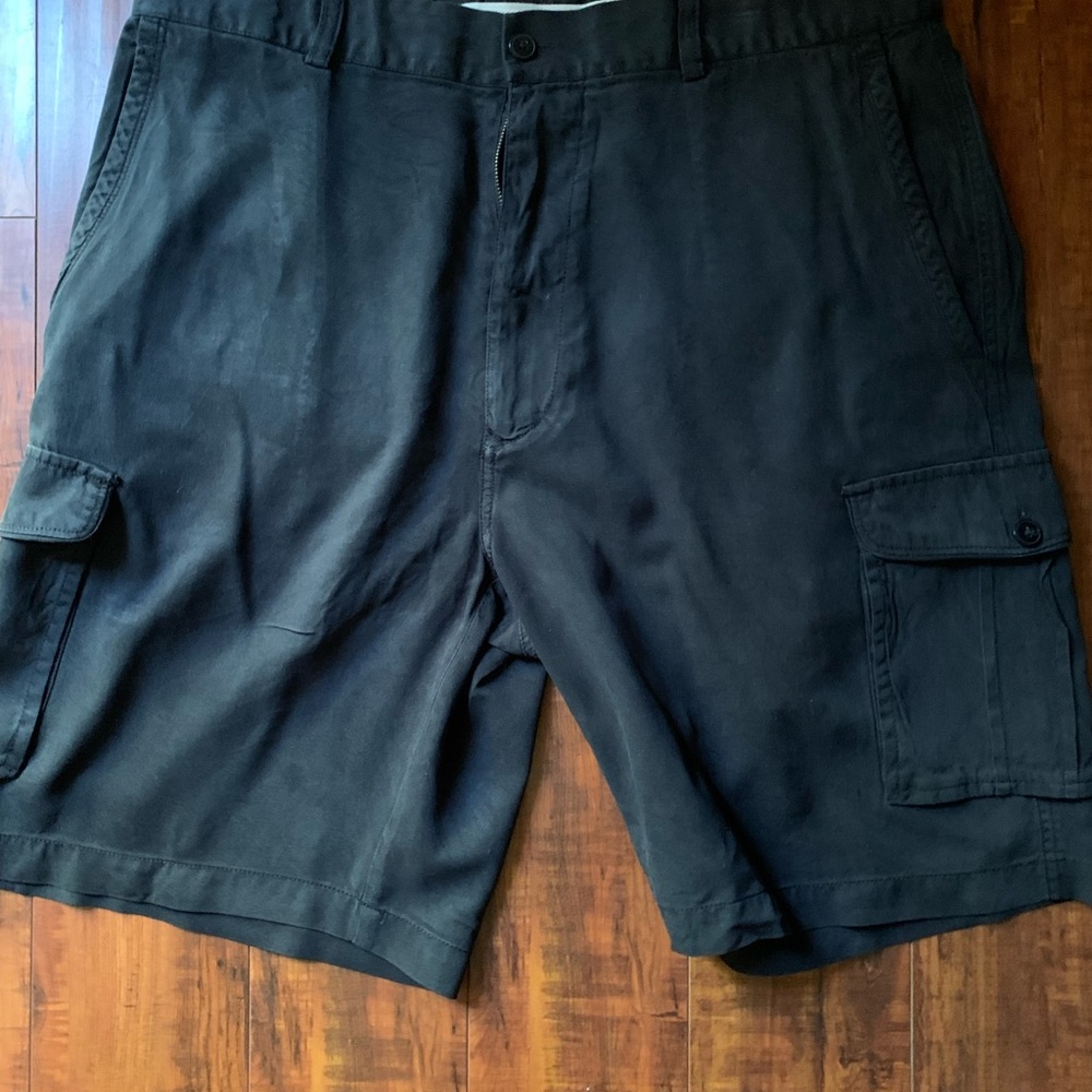 Men’s 100% silk dress shorts. Joseph & Feiss.